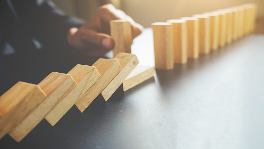 Darstellung für Strategie und Wirkungsketten – komenci optimiert digitale Prozesse, damit jedes Marketing-Element perfekt ineinandergreift.